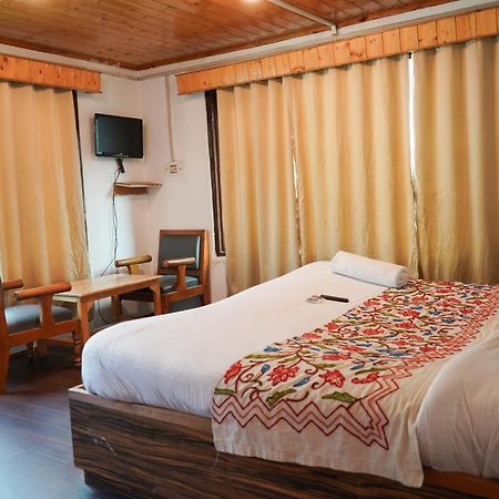 Kashmir House Pahalgam Hotel Exterior foto